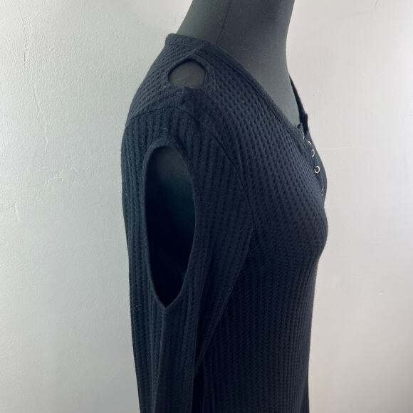 ChaSer True Black Top Henley Neck 3/4 Sleeve Double Cold Shoulder Sz Medium NEW - Picture 8 of 11